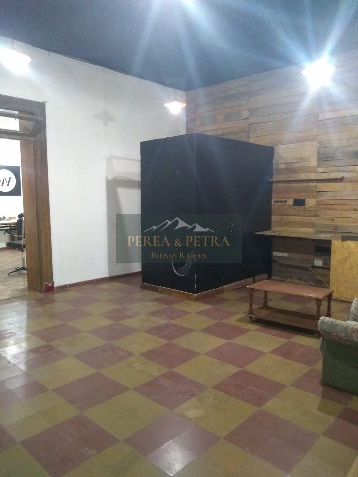 Lote con casa a reciclar en Ciudad de Mendoza RETASADA !!!!