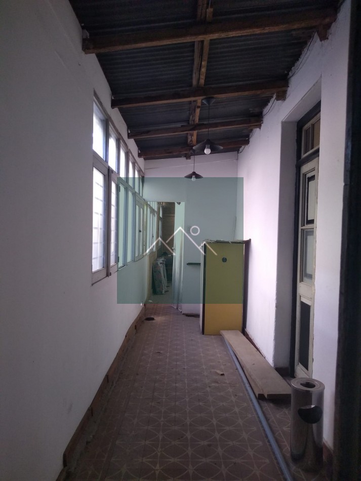 Lote con casa a reciclar en Ciudad de Mendoza  RETASADA !!!!