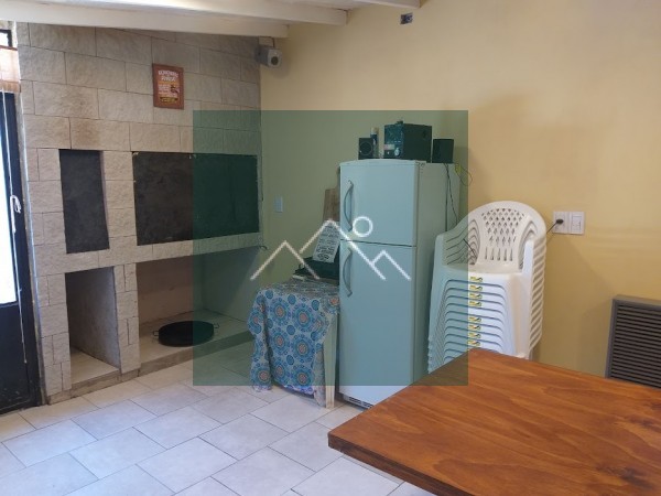 VENTA DE CASA Y PEQUEÑO DEPARTAMENTO