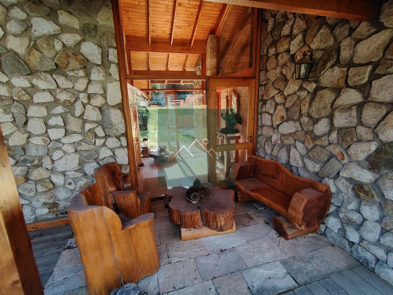 HERMOSA CASA EN VENTA - LOMAS DE CORRENTOSO