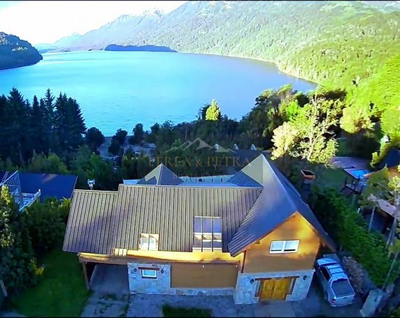 CASA EN VILLA LA ANGOSTURA