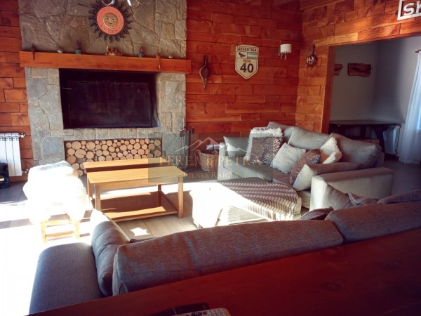 CASA EN VILLA LA ANGOSTURA