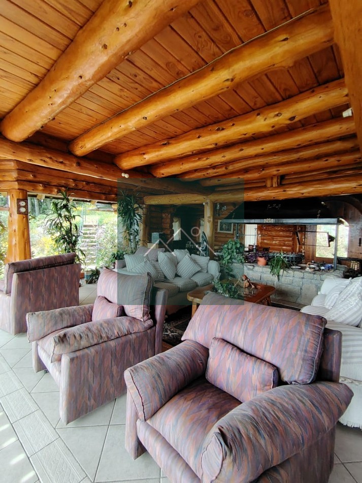 CASA EXCLUSIVA EN VENTA EN BARILOCHE
