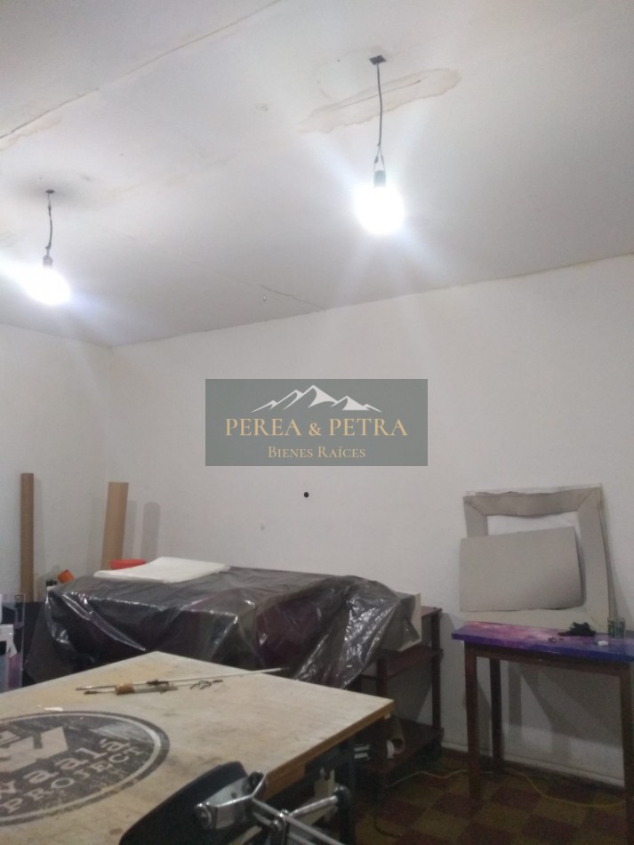 Lote con casa a reciclar en Ciudad de Mendoza RETASADA !!!!