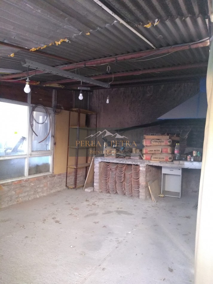 Lote con casa a reciclar en Ciudad de Mendoza RETASADA !!!!