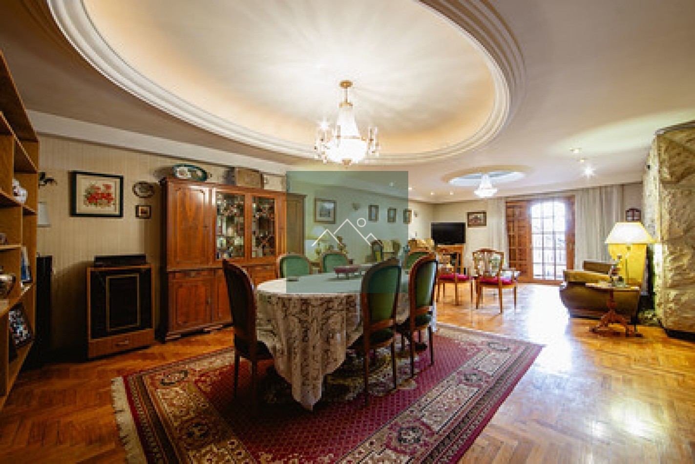 PROPIEDAD DESTACADA CON CARACTERISTICAS MUY IMPORTANTES EN SU CONSTRUCCION