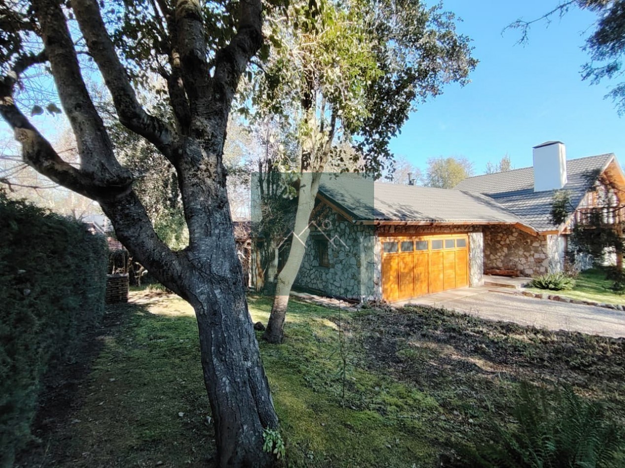 HERMOSA CASA EN VENTA - LOMAS DE CORRENTOSO