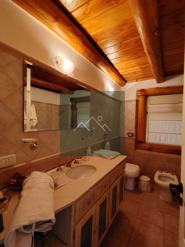 CASA EXCLUSIVA EN VENTA EN BARILOCHE