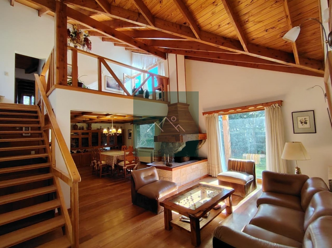 HERMOSA CASA EN VENTA - LOMAS DE CORRENTOSO