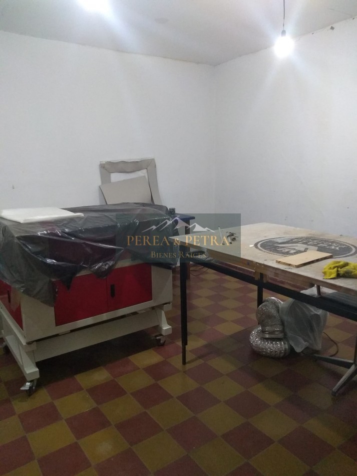 Lote con casa a reciclar en Ciudad de Mendoza RETASADA !!!!