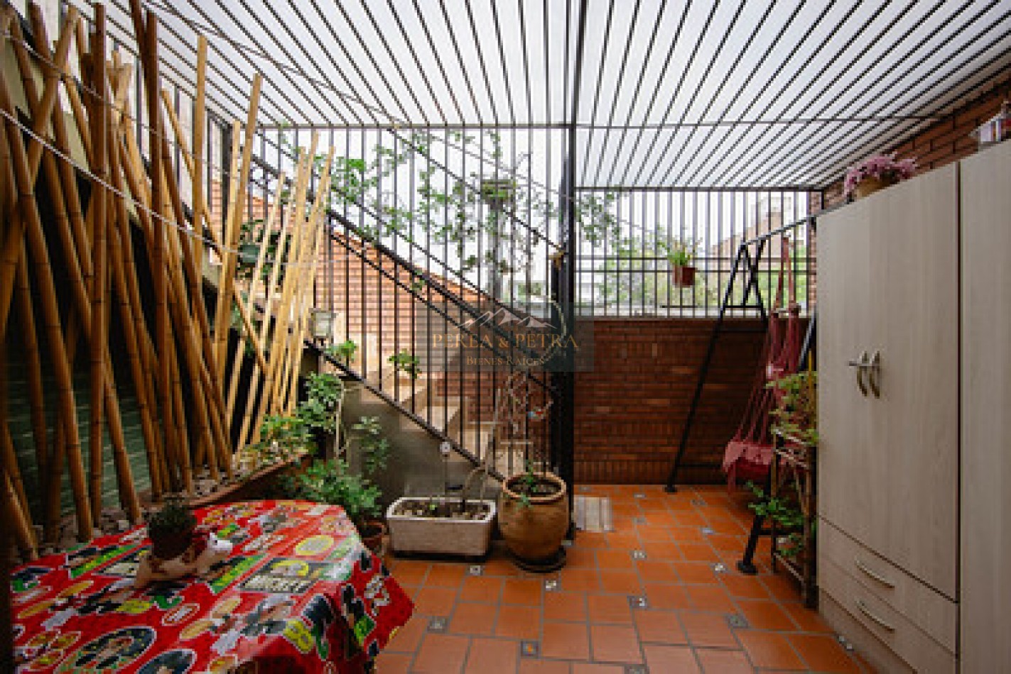 PROPIEDAD DESTACADA CON CARACTERISTICAS MUY IMPORTANTES EN SU CONSTRUCCION