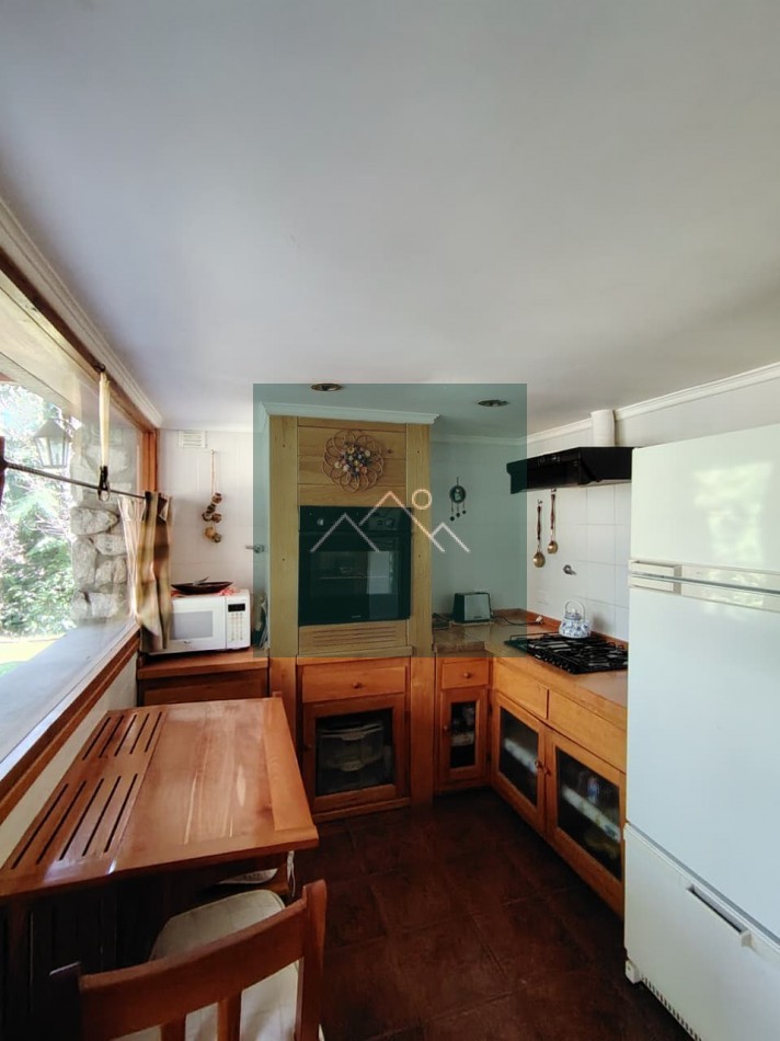 HERMOSA CASA EN VENTA - LOMAS DE CORRENTOSO