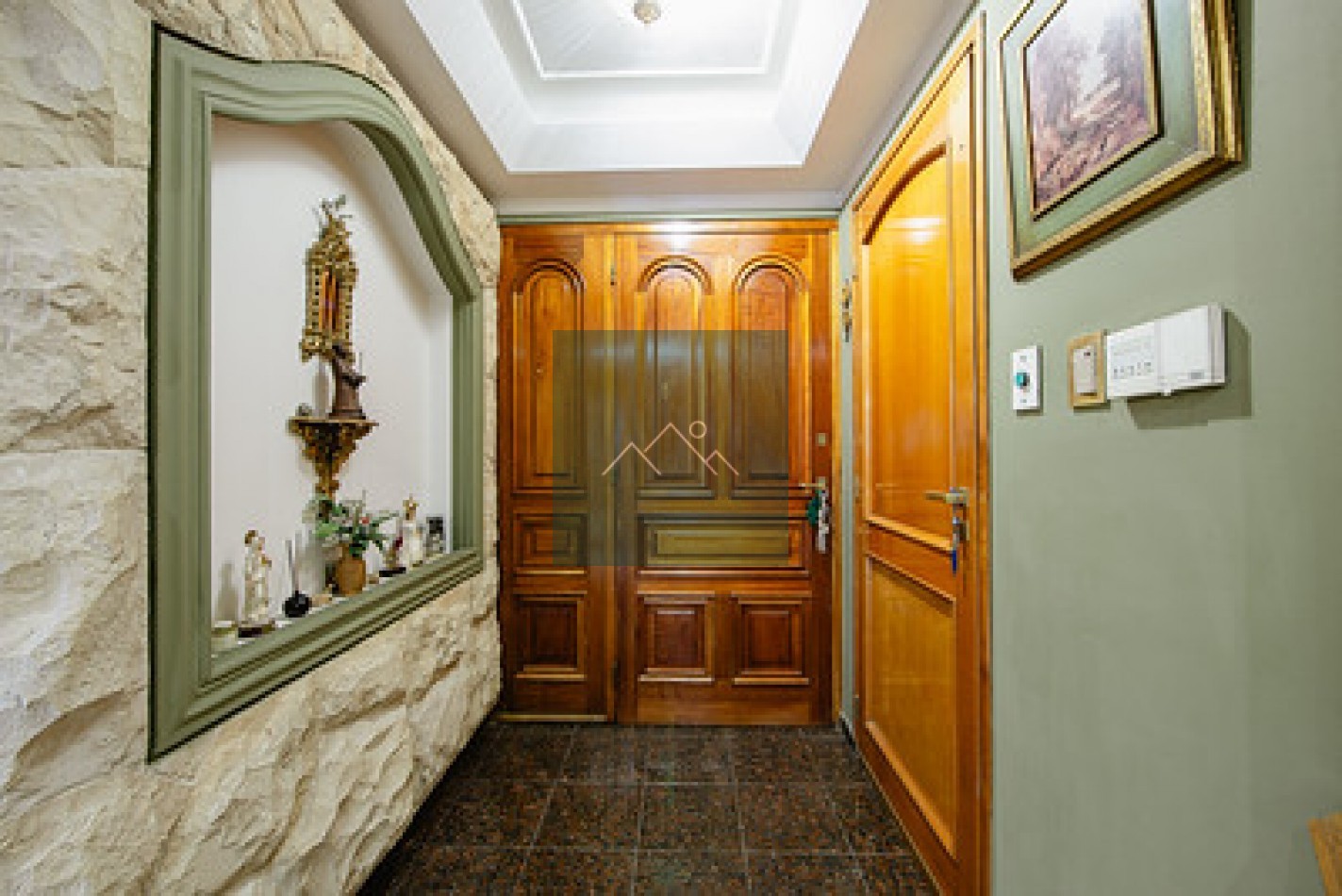 PROPIEDAD DESTACADA CON CARACTERISTICAS MUY IMPORTANTES EN SU CONSTRUCCION